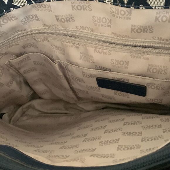 MICHAEL KORS Navy Signature Tote - Picture 4 of 7